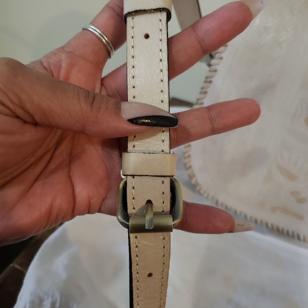 Elegant Patricia Nash Cream Embossed Leather Crossbody Bag NWOT - Picture 8 of 13